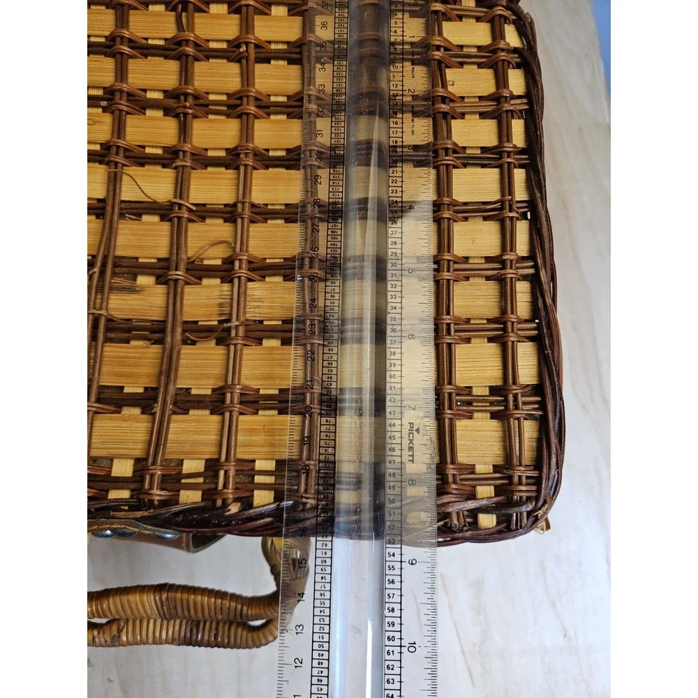 Elizabeth Arden Wicker Picnic Basket Set 4 Plates Tumblers Flatware Napkins Vtg
